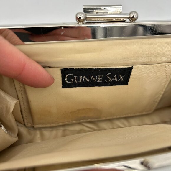 GUNNE SAX Vintage Gold Metallic Pleated Small Hand Clutch Purse - Picture 10 of 13